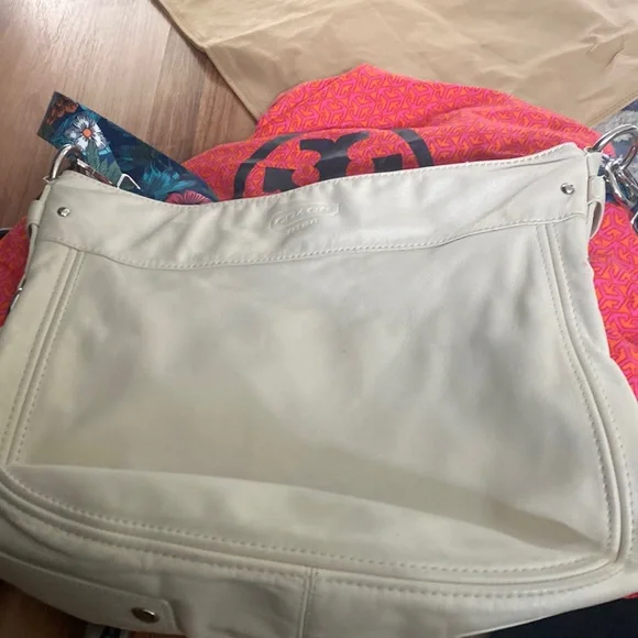 cream coach bag - Picture 1 of 4